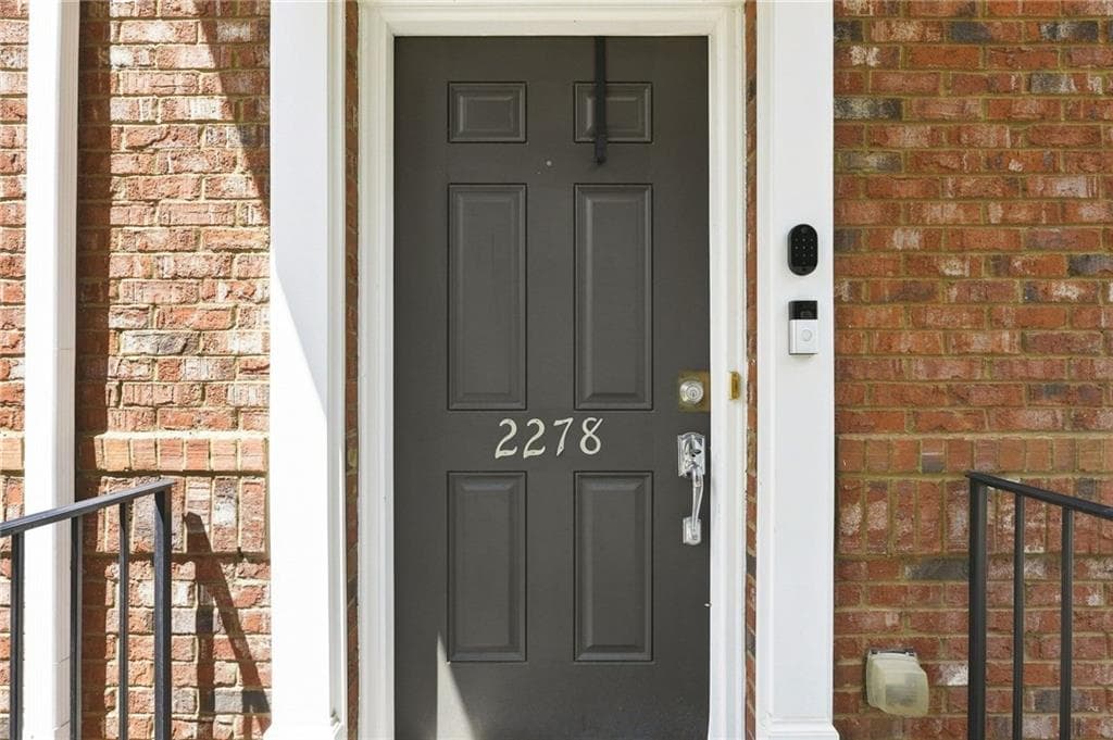 3 bedroom, 4 bathroom, 1,845 sq ft townhouse for sale at 2278 Limehurst Drive, Atlanta, GA 30319 — photo 3