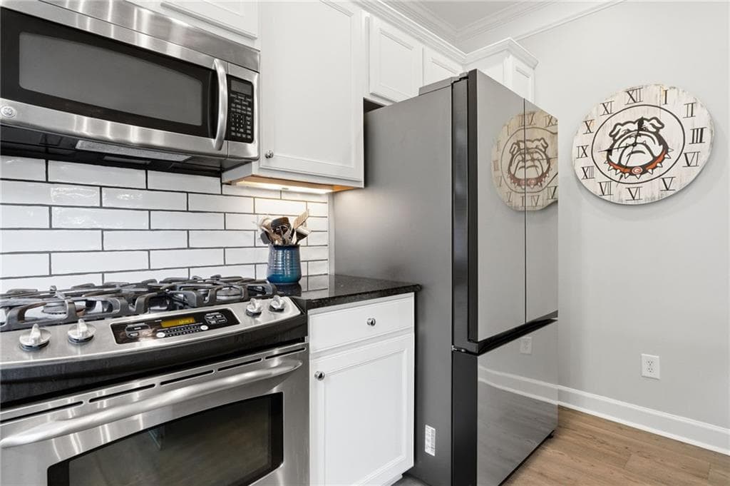 3 bedroom, 4 bathroom, 1,845 sq ft townhouse for sale at 2278 Limehurst Drive, Atlanta, GA 30319 — photo 10