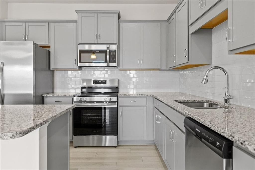 3 bedroom, 3 bathroom, 1,629 sq ft townhouse for sale at 13719 92 Highway 28, Woodstock, GA 30188 — photo 9