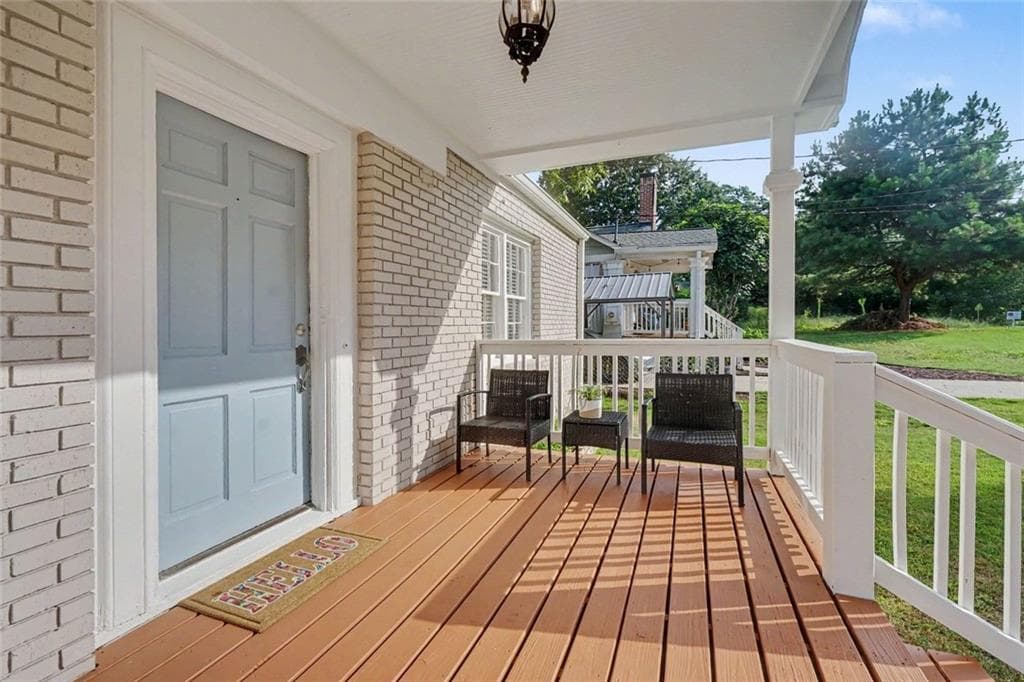 3 bedroom, 1 bathroom, 1,339 sq ft single family residence for sale at 383 S Howard Street, Atlanta, GA 30317 — photo 2