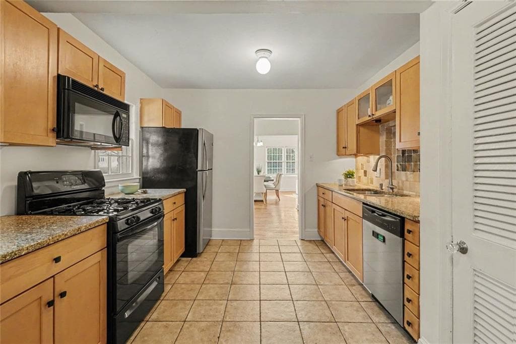 3 bedroom, 1 bathroom, 1,339 sq ft single family residence for sale at 383 S Howard Street, Atlanta, GA 30317 — photo 9