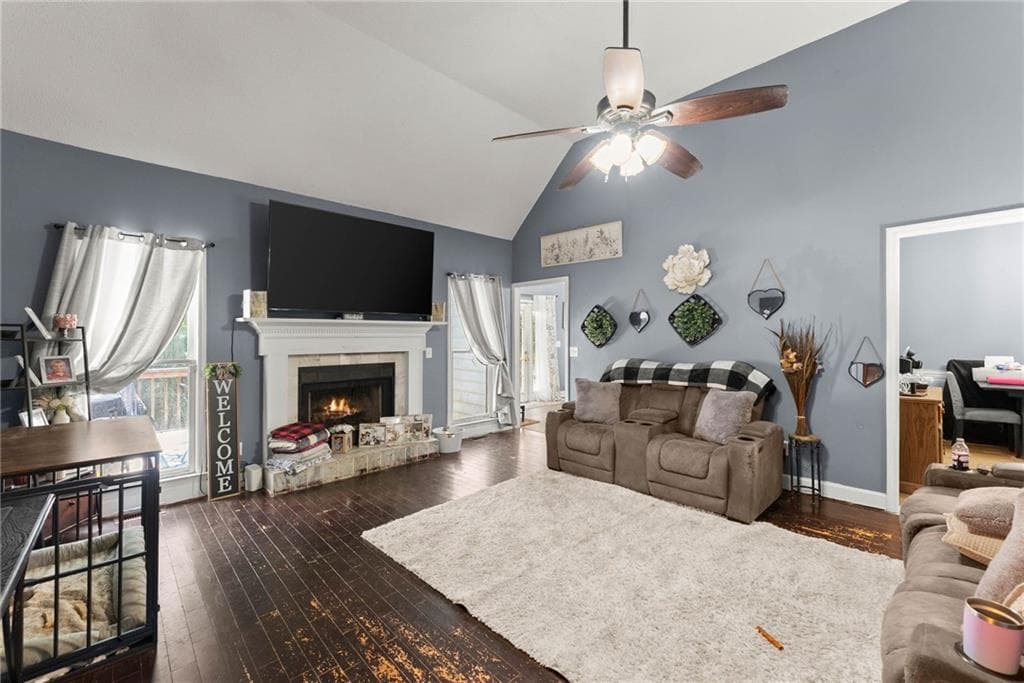 4 bedroom, 3 bathroom, 1,800 sq ft single family residence under contract at 6055 Rolling Oaks Lane, Cumming, GA 30040 — photo 4