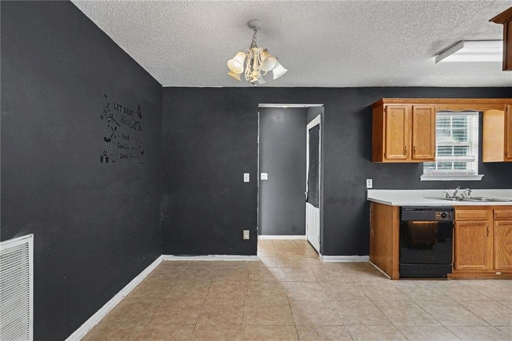 4 bedroom, 2 bathroom, 1,417 sq ft single family residence for sale at 167 Bonnies Way, Jenkinsburg, GA 30234 — photo 8