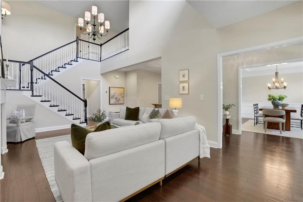 3 bedroom, 3 bathroom, 2,760 sq ft condominium under contract at 115 Independence Way, Roswell, GA 30075 — photo 6