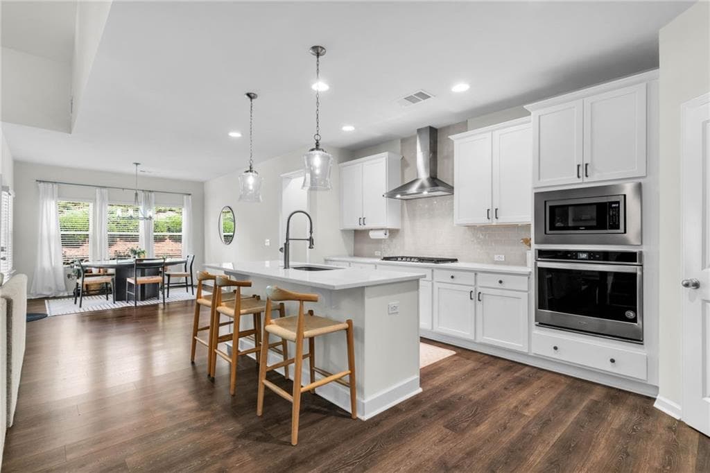 4 bedroom, 3 bathroom, 2,585 sq ft single family residence under contract at 324 Coppergate Court, Canton, GA 30115 — photo 7