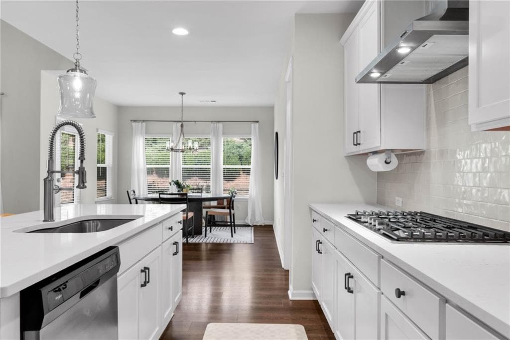 4 bedroom, 3 bathroom, 2,585 sq ft single family residence under contract at 324 Coppergate Court, Canton, GA 30115 — photo 10