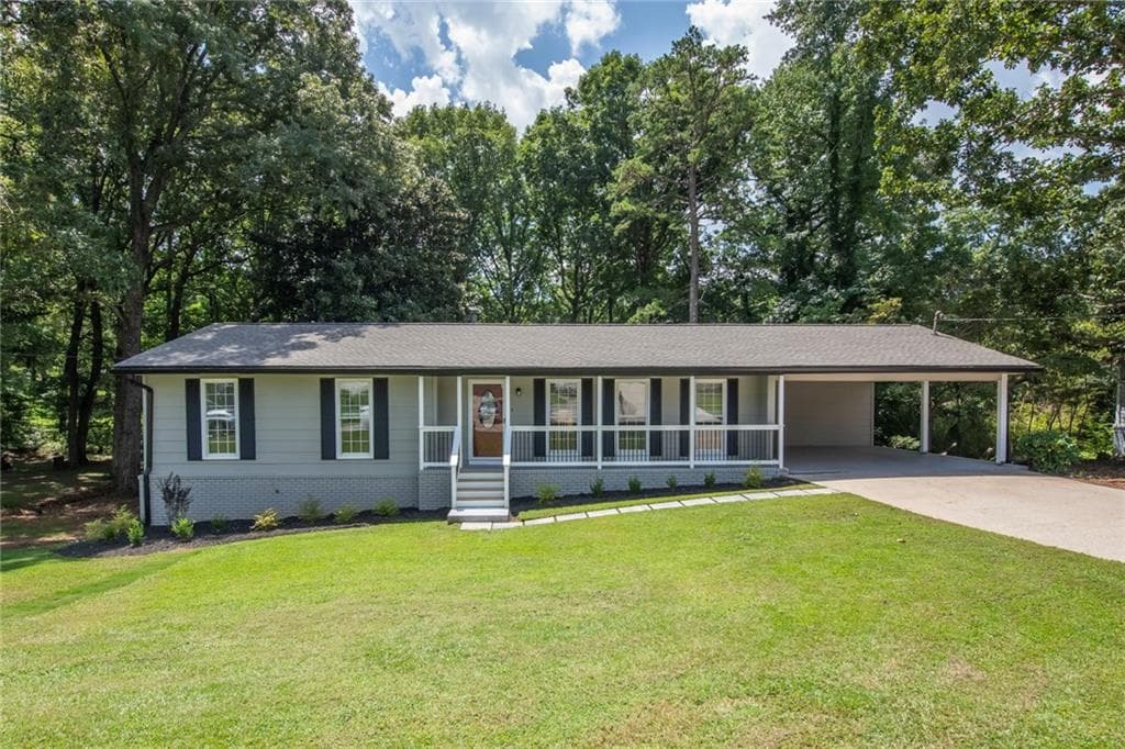 3 bedroom, 2 bathroom, 2,660 sq ft single family residence for sale at 6109 Ridge Way, Douglasville, GA 30135