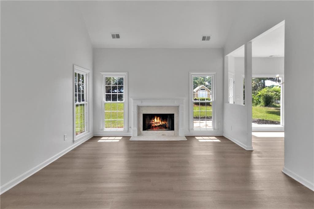 3 bedroom, 2 bathroom, 2,038 sq ft single family residence for sale at 9757 Washington Circle, Jonesboro, GA 30238 — photo 7