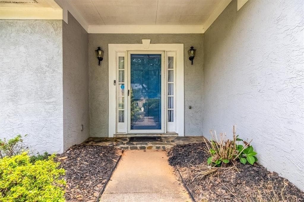 3 bedroom, 2 bathroom, 1,910 sq ft single family residence for rent at 190 Glen Holly Drive, Roswell, GA 30076 for $2,600 a month — photo 3