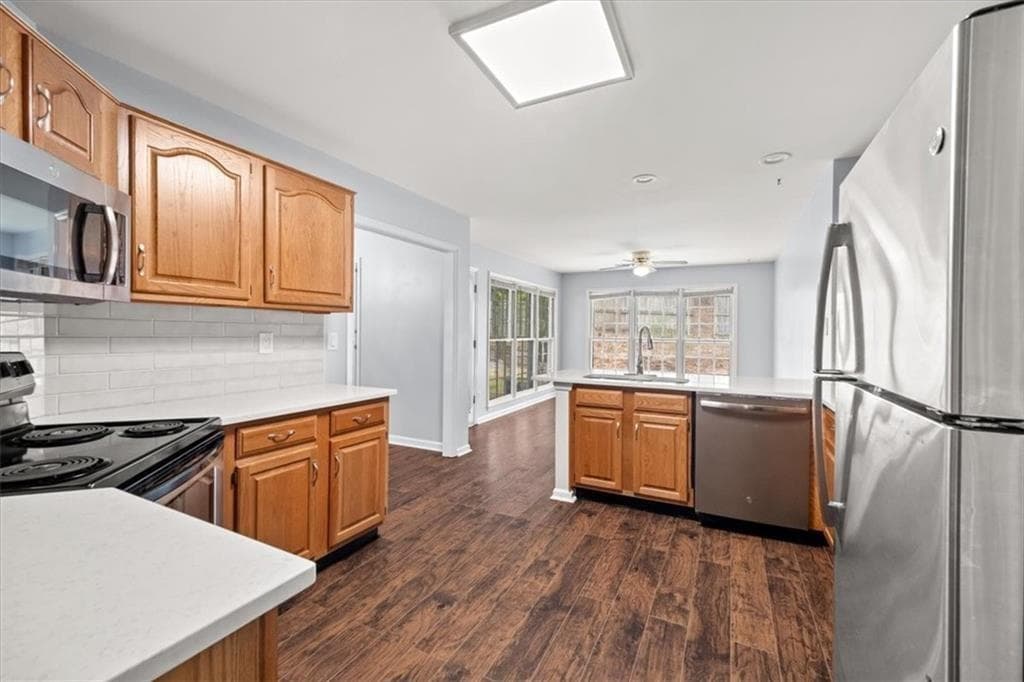 3 bedroom, 2 bathroom, 1,910 sq ft single family residence for rent at 190 Glen Holly Drive, Roswell, GA 30076 for $2,600 a month — photo 9