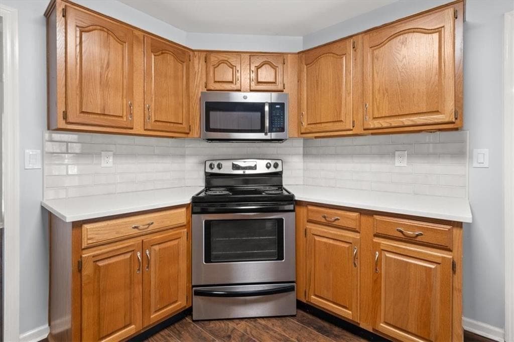 3 bedroom, 2 bathroom, 1,910 sq ft single family residence for rent at 190 Glen Holly Drive, Roswell, GA 30076 for $2,600 a month — photo 10