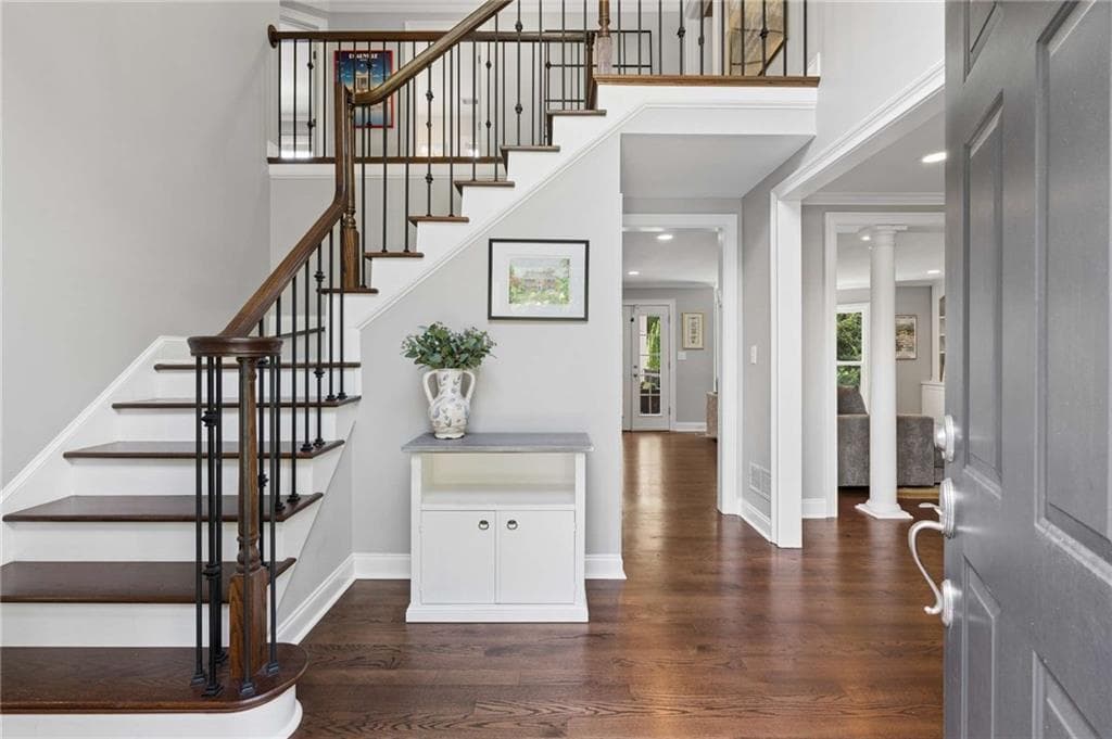 4 bedroom, 5 bathroom, 4,895 sq ft single family residence under contract at 5558 Naylor Court, Peachtree Corners, GA 30092 — photo 4