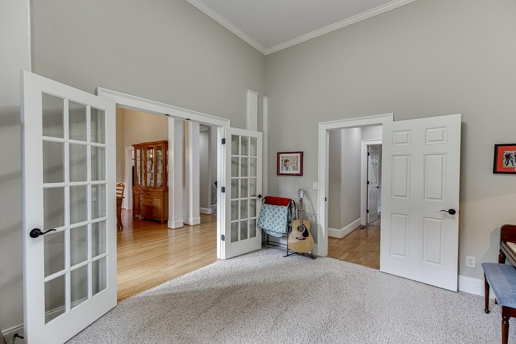 5 bedroom, 4 bathroom, 4,600 sq ft single family residence for sale at 411 Meadow Lake Terrace Road, Hoschton, GA 30548 — photo 8