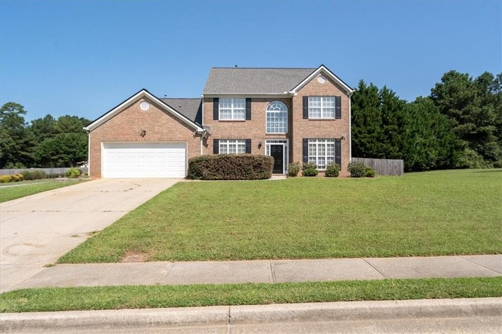 4 bedroom, 3 bathroom, 2,365 sq ft single family residence under contract at 1135 Baltic Court, Loganville, GA 30052 — photo 2