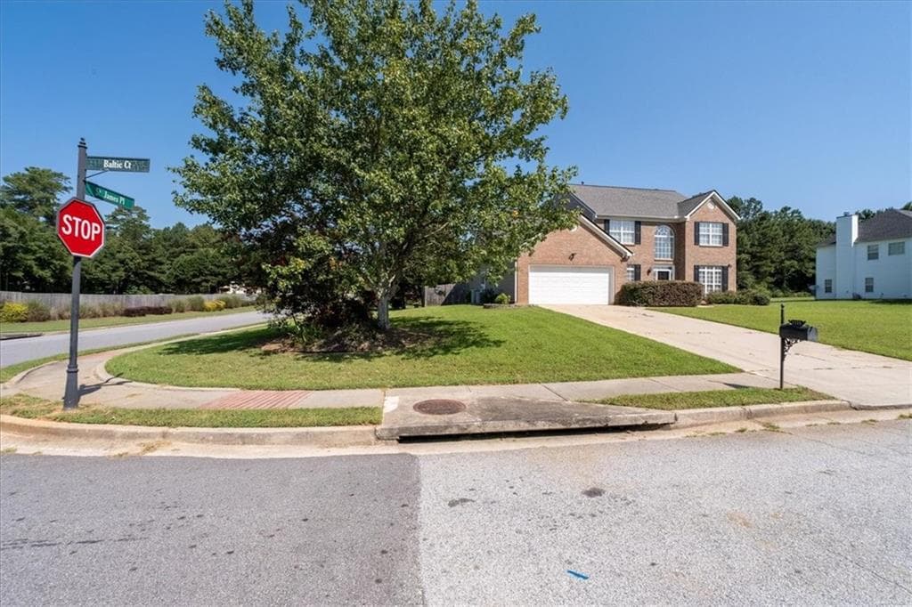4 bedroom, 3 bathroom, 2,365 sq ft single family residence under contract at 1135 Baltic Court, Loganville, GA 30052 — photo 3
