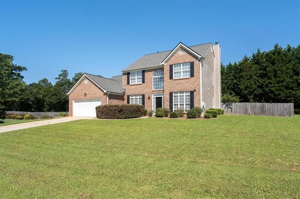 4 bedroom, 3 bathroom, 2,365 sq ft single family residence under contract at 1135 Baltic Court, Loganville, GA 30052 — photo 4