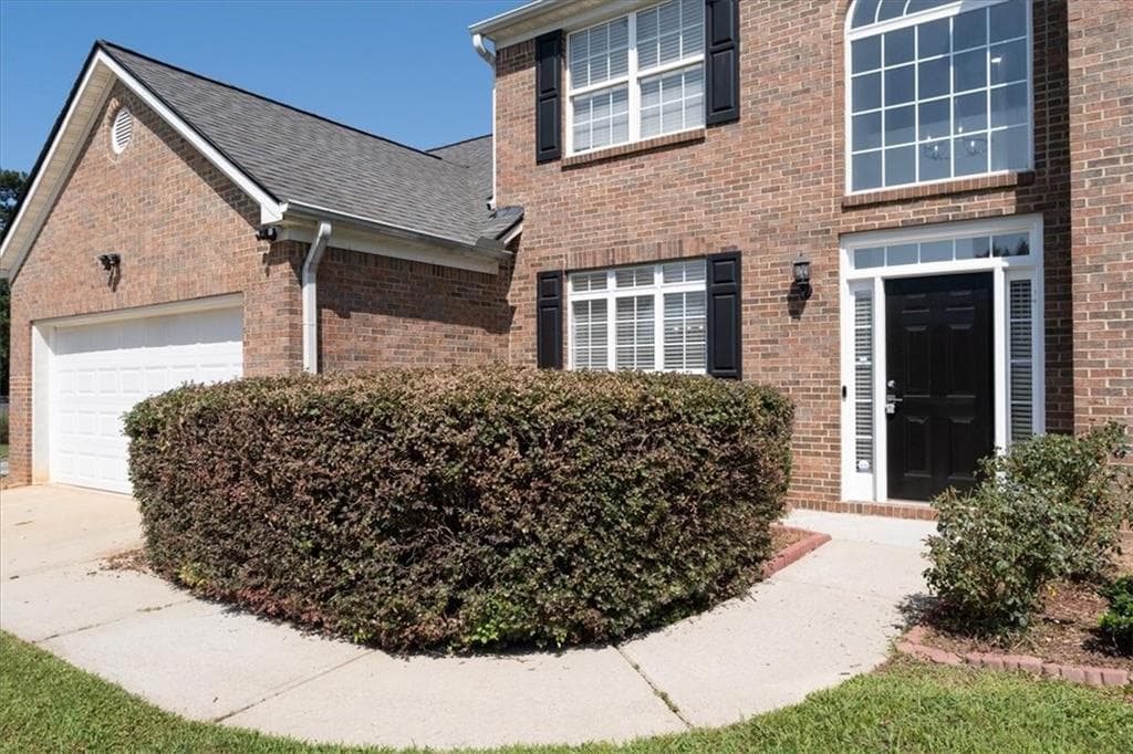 4 bedroom, 3 bathroom, 2,365 sq ft single family residence under contract at 1135 Baltic Court, Loganville, GA 30052 — photo 5