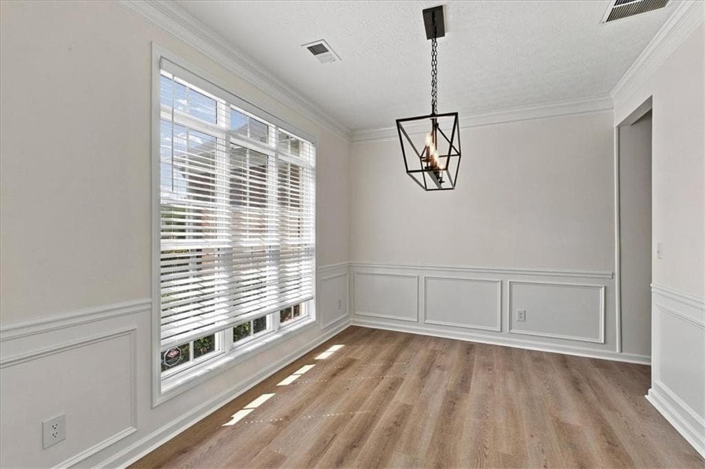4 bedroom, 3 bathroom, 2,365 sq ft single family residence under contract at 1135 Baltic Court, Loganville, GA 30052 — photo 10