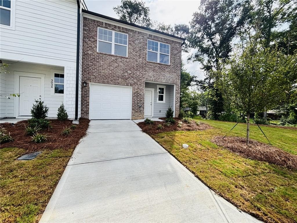 3 bedroom, 3 bathroom, 1,421 sq ft townhouse under contract at 3032 Acacia Circle, Douglasville, GA 30135