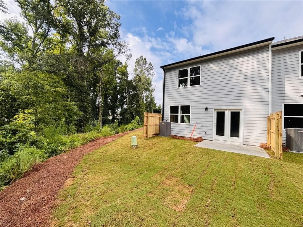 3 bedroom, 3 bathroom, 1,421 sq ft townhouse under contract at 3032 Acacia Circle, Douglasville, GA 30135 — photo 3