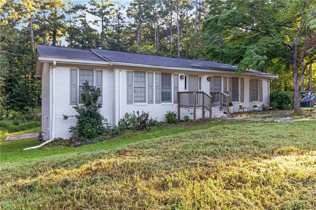 3 bedroom, 3 bathroom, 2,788 sq ft single family residence for sale at 4866 Jennifer Lane, Douglasville, GA 30135 — photo 2