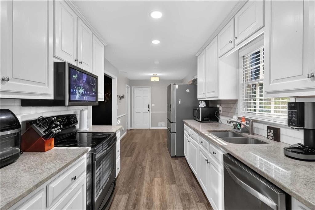 3 bedroom, 3 bathroom, 2,788 sq ft single family residence for sale at 4866 Jennifer Lane, Douglasville, GA 30135 — photo 7
