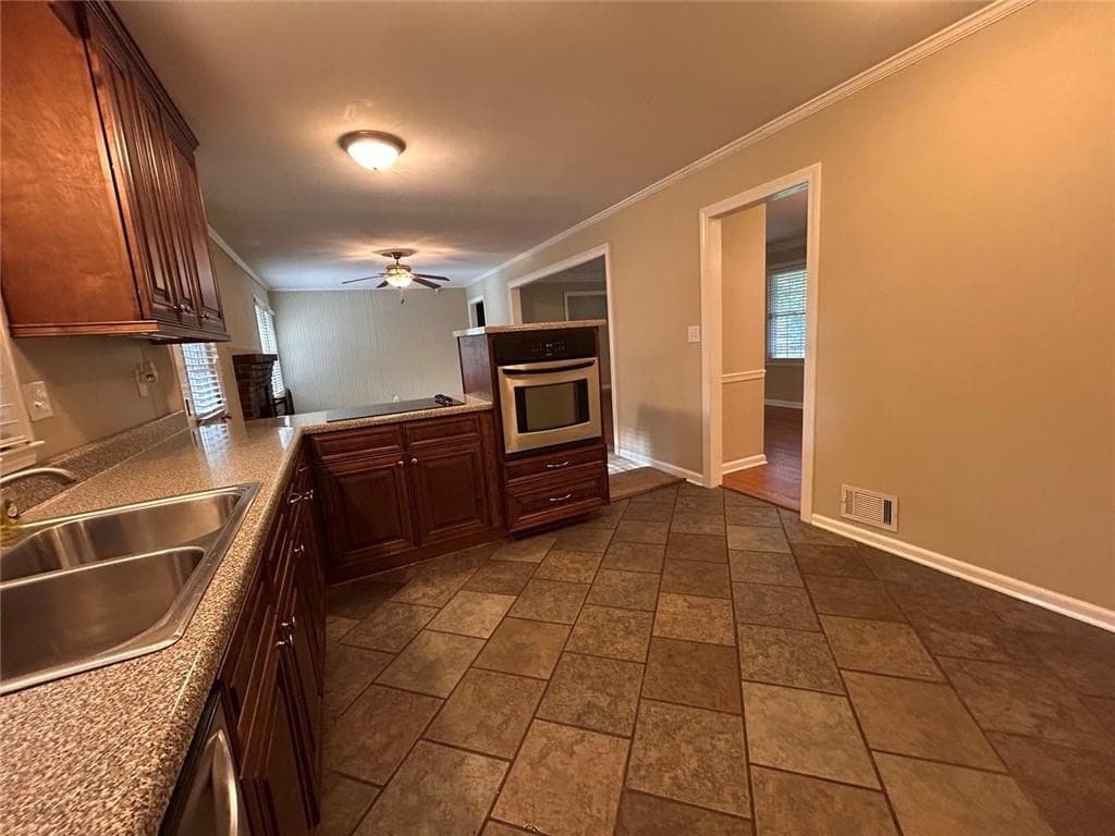 3 bedroom, 2 bathroom, 1,660 sq ft single family residence for rent at 995 Melody Lane, Roswell, GA 30075 for $2,600 a month — photo 10
