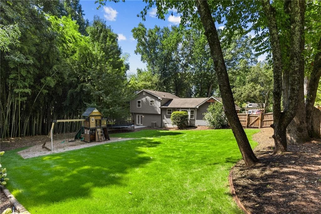 4 bedroom, 3 bathroom, 1,842 sq ft single family residence for sale at 492 Rustic Ridge Circle, Lawrenceville, GA 30043 — photo 4
