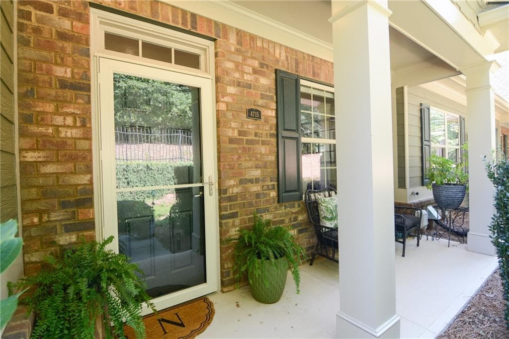3 bedroom, 3 bathroom, 2,149 sq ft condominium for sale at 4715 Flycatcher Drive, Alpharetta, GA 30004 — photo 4