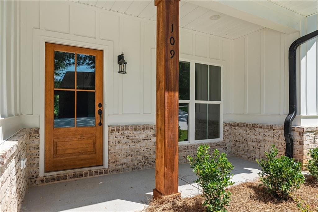 2 bedroom, 2 bathroom, 1,000 sq ft townhouse for sale at 109 Haygood Place, Carrollton, GA 30117 — photo 2