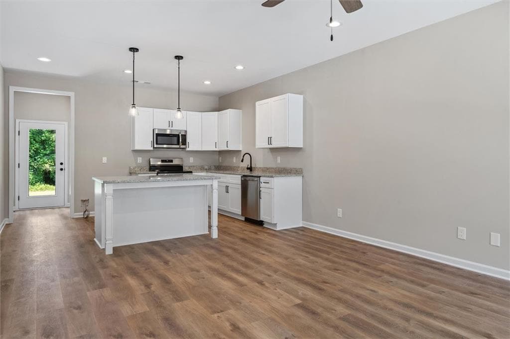 2 bedroom, 2 bathroom, 1,000 sq ft townhouse for sale at 109 Haygood Place, Carrollton, GA 30117 — photo 3