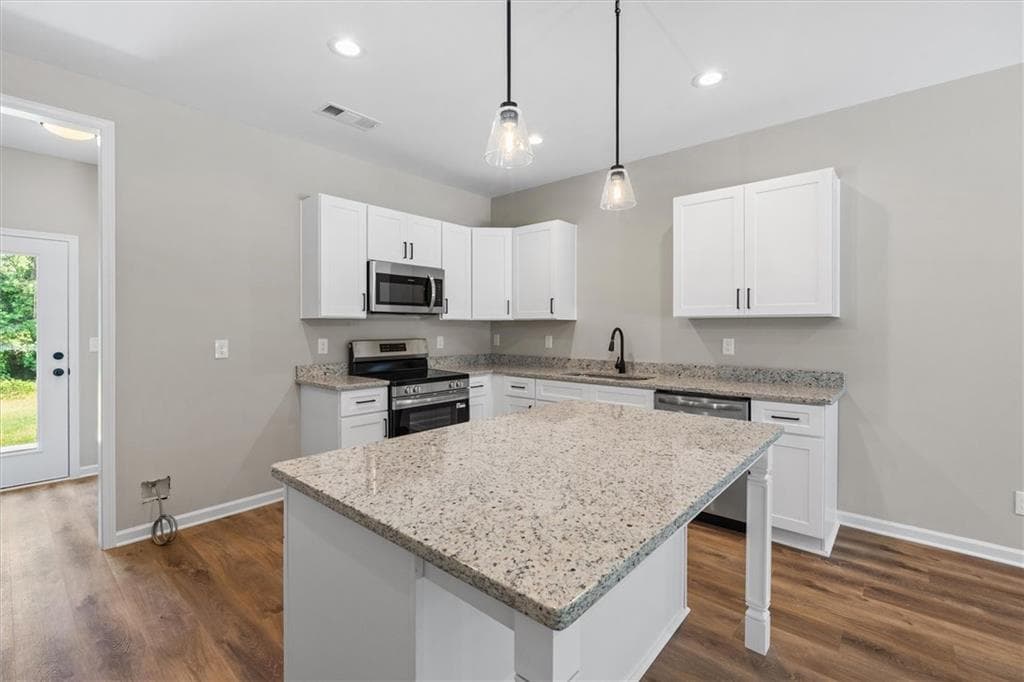 2 bedroom, 2 bathroom, 1,000 sq ft townhouse for sale at 109 Haygood Place, Carrollton, GA 30117 — photo 4