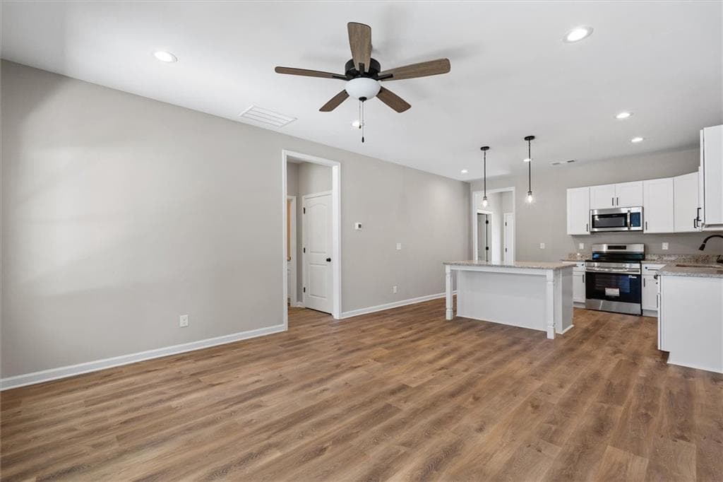 2 bedroom, 2 bathroom, 1,000 sq ft townhouse for sale at 109 Haygood Place, Carrollton, GA 30117 — photo 5