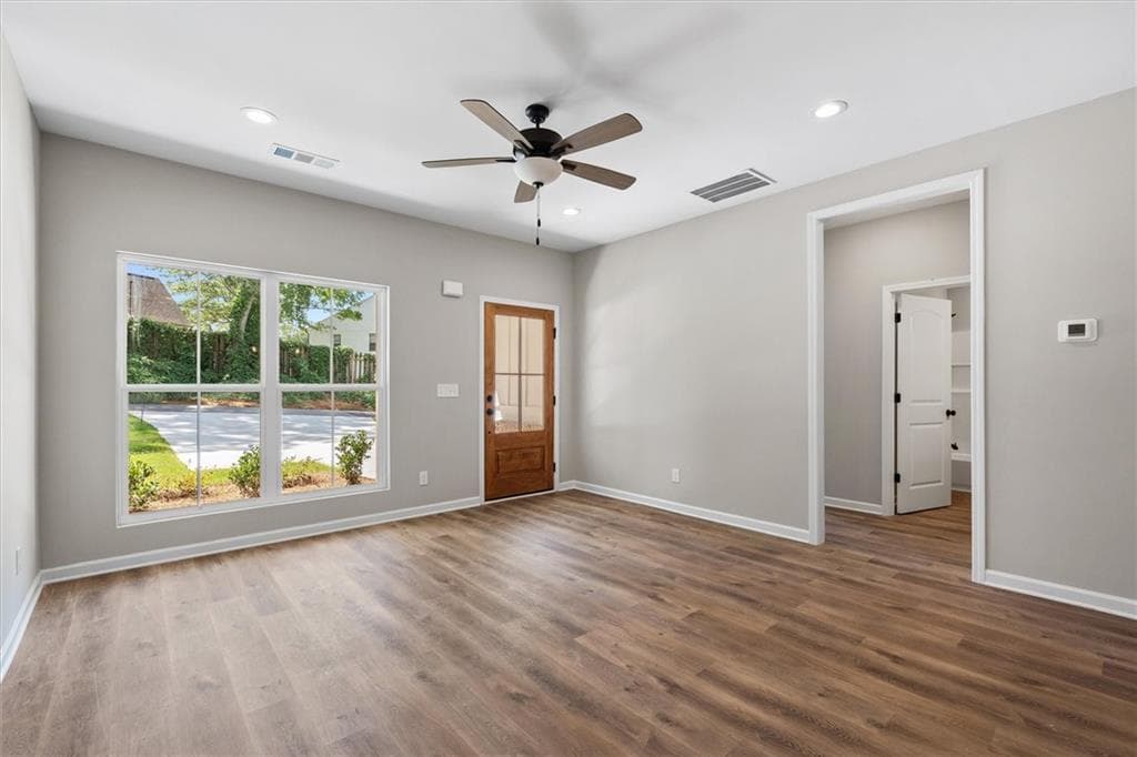 2 bedroom, 2 bathroom, 1,000 sq ft townhouse for sale at 109 Haygood Place, Carrollton, GA 30117 — photo 6