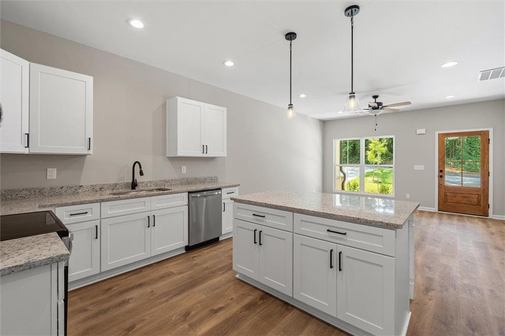 2 bedroom, 2 bathroom, 1,000 sq ft townhouse for sale at 109 Haygood Place, Carrollton, GA 30117 — photo 8