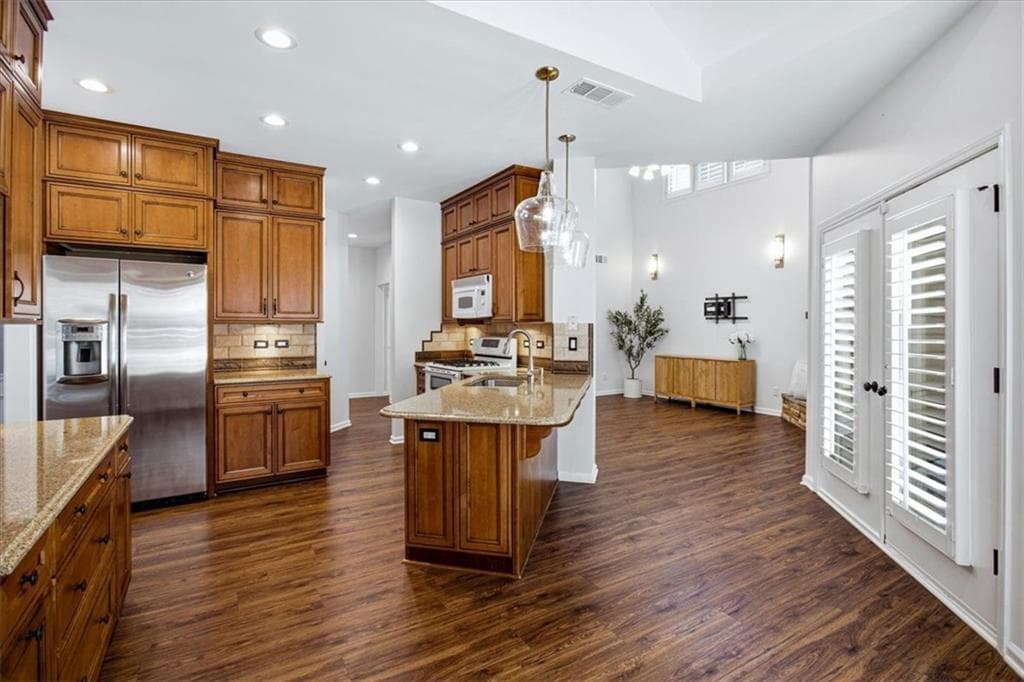 3 bedroom, 3 bathroom, 2,442 sq ft single family residence for sale at 2175 Monroe Drive, Alpharetta, GA 30004 — photo 5