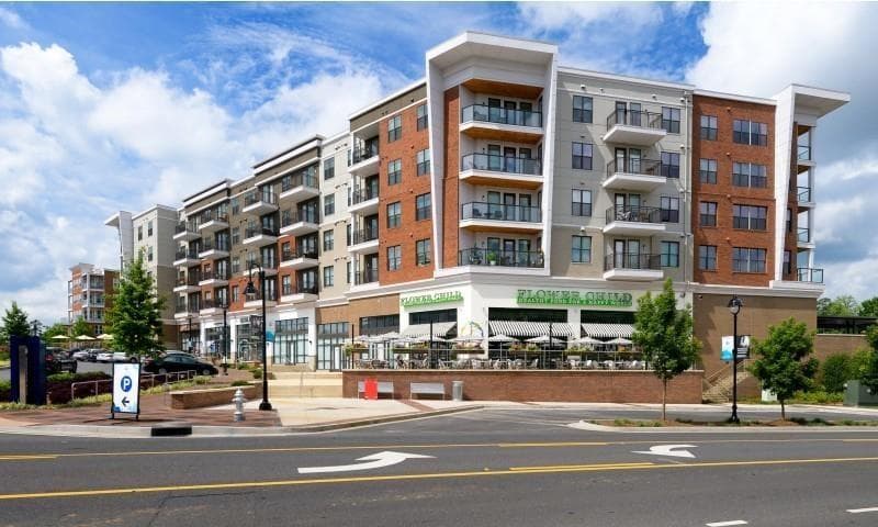 1 bedroom, 1 bathroom, 731 sq ft apartment for rent at 6400 Blue Stone Road 4027, Sandy Springs, GA 30328 for $2,084 a month — photo 1 of 27