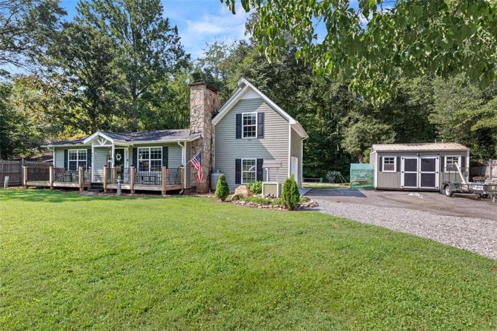 3 bedroom, 2 bathroom, 1,550 sq ft single family residence for sale at 4036 Nowland Road, Hiawassee, GA 30546 — photo 2