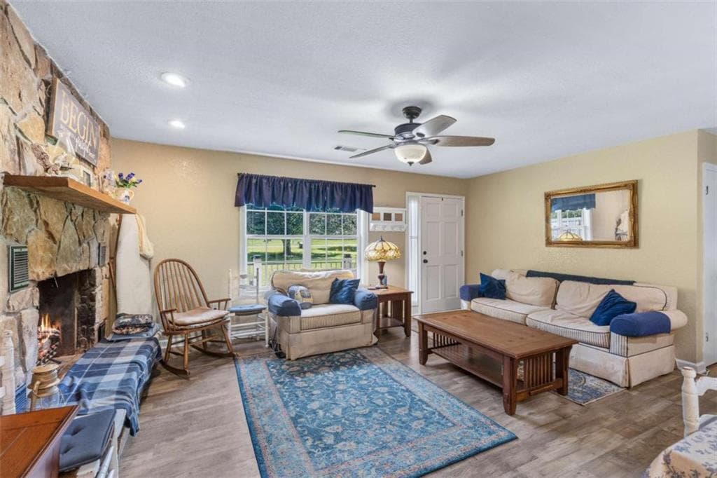 3 bedroom, 2 bathroom, 1,550 sq ft single family residence for sale at 4036 Nowland Road, Hiawassee, GA 30546 — photo 8