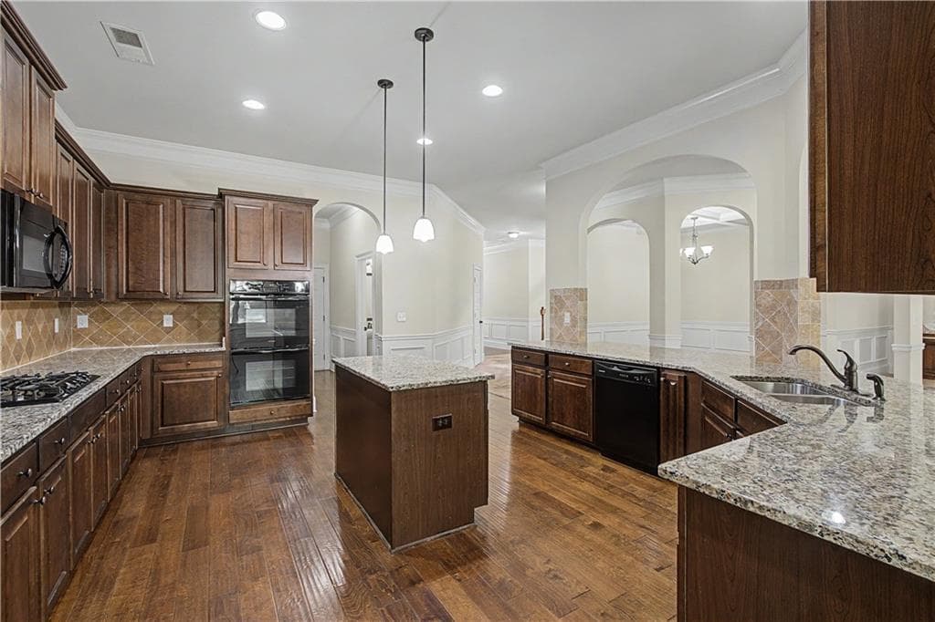 4 bedroom, 4 bathroom, 3,584 sq ft single family residence for sale at 741 Stonebranch Drive, Loganville, GA 30052 — photo 4