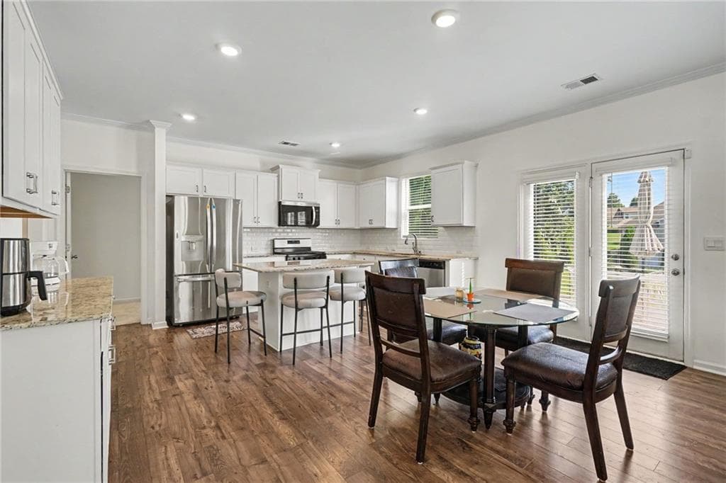 5 bedroom, 5 bathroom, 3,394 sq ft single family residence for sale at 197 Amber Meadow Drive, Braselton, GA 30517 — photo 3