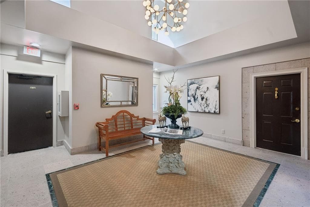 5 bedroom, 6 bathroom, 5,886 sq ft condominium for sale at 2960 Pharr Court South N6 & N8, Atlanta, GA 30305 — photo 3