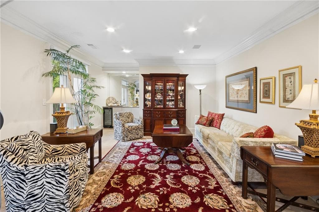 5 bedroom, 6 bathroom, 5,886 sq ft condominium for sale at 2960 Pharr Court South N6 & N8, Atlanta, GA 30305 — photo 9