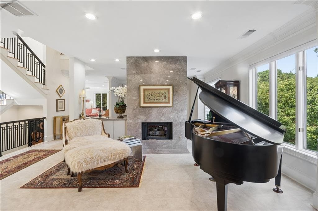 5 bedroom, 6 bathroom, 5,886 sq ft condominium for sale at 2960 Pharr Court South N6 & N8, Atlanta, GA 30305 — photo 7