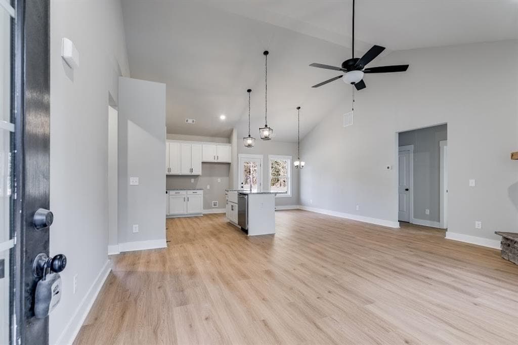4 bedroom, 2 bathroom, 1,733 sq ft single family residence under contract at 1201 Drummond Road, Cedartown, GA 30125 — photo 8