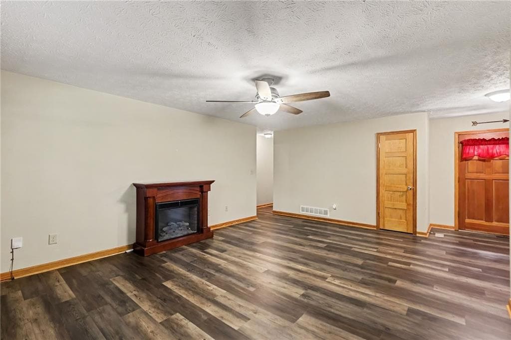 4 bedroom, 2 bathroom, 2,736 sq ft single family residence under contract at 791 Friendship Church Road, Douglasville, GA 30134 — photo 9