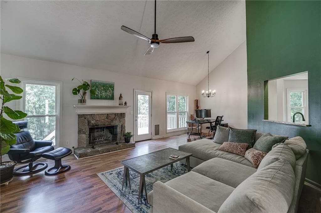 3 bedroom, 2 bathroom, 1,839 sq ft single family residence under contract at 6447 Ivy Springs Drive, Flowery Branch, GA 30542 — photo 5