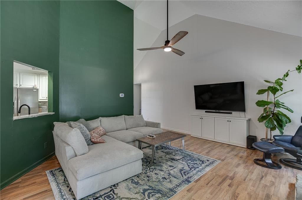 3 bedroom, 2 bathroom, 1,839 sq ft single family residence under contract at 6447 Ivy Springs Drive, Flowery Branch, GA 30542 — photo 7
