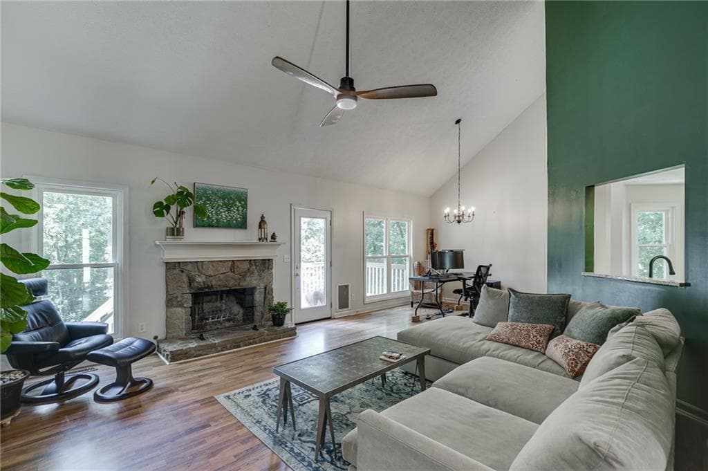 3 bedroom, 2 bathroom, 1,839 sq ft single family residence under contract at 6447 Ivy Springs Drive, Flowery Branch, GA 30542 — photo 9