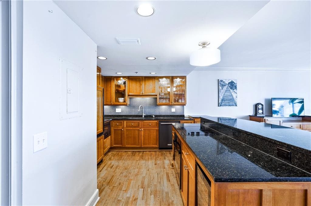 2 bedroom, 2 bathroom, 1,411 sq ft condominium for sale at 1130 Piedmont Avenue 1503, Atlanta, GA 30309 — photo 9